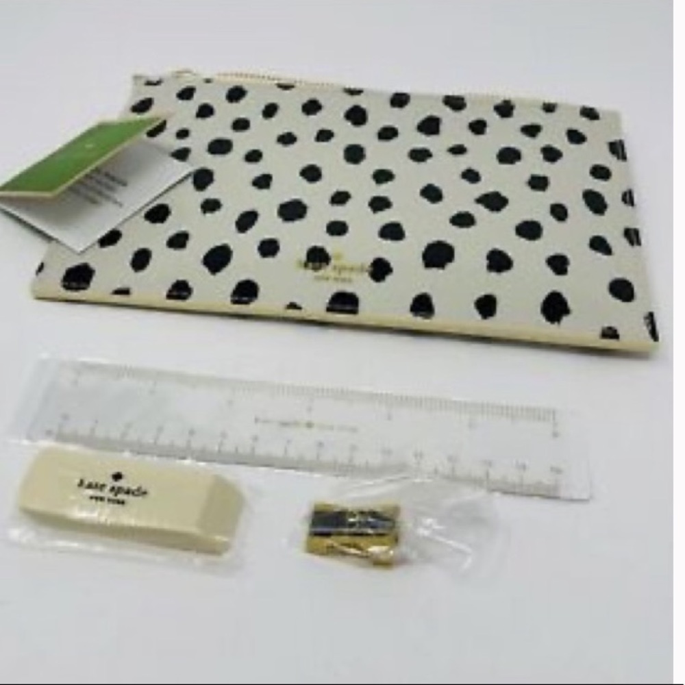 Kate Spade ♠️ Animal Print Pouch - NWT - Picture 4 of 9